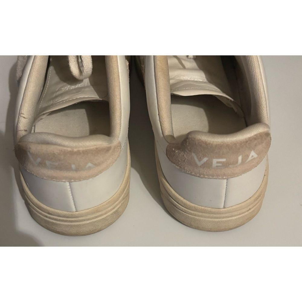 VEJA
V12 Mixed Leather Court Sneakers in Extra White / Sable Size 8 - Picture 11 of 11